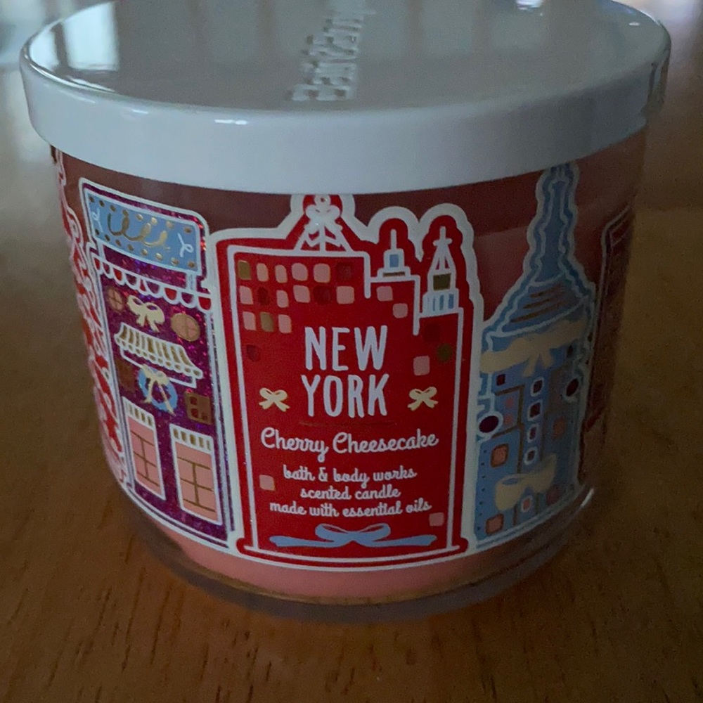 Bath and Body Works 3 wick candle